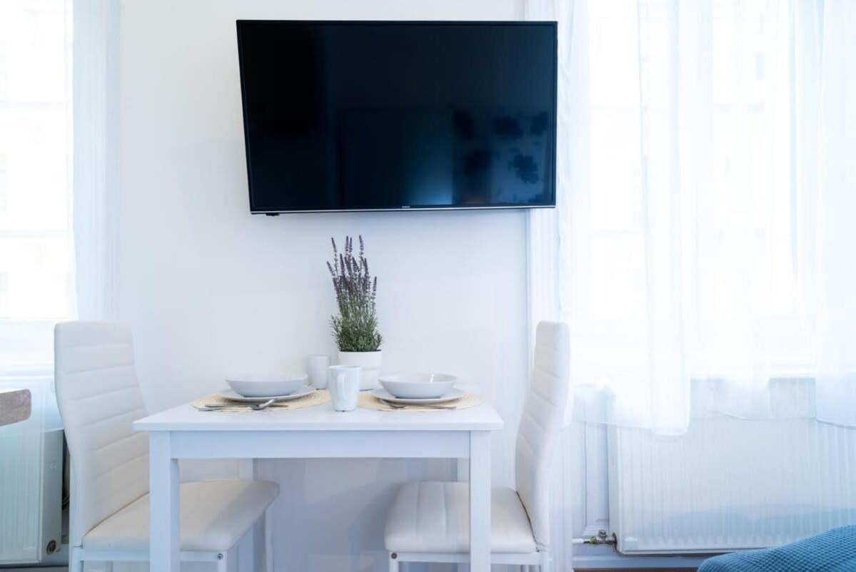 Modern Intimate Studio In The Center Budapesta Exterior foto